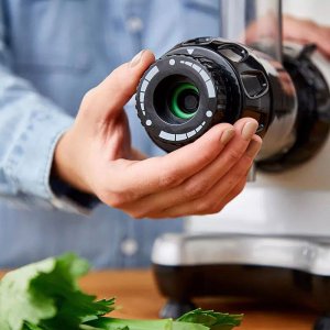 Bild 7 zu Artikel Entsafter Omega Juicers MM900, chrom glänzend 