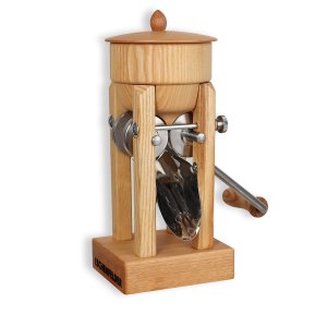 Bild zu Eschenfelder Kornquetsche mit Holztrichter, Säulen+Kurbelgriff aus Eschenholz und Tischklemme